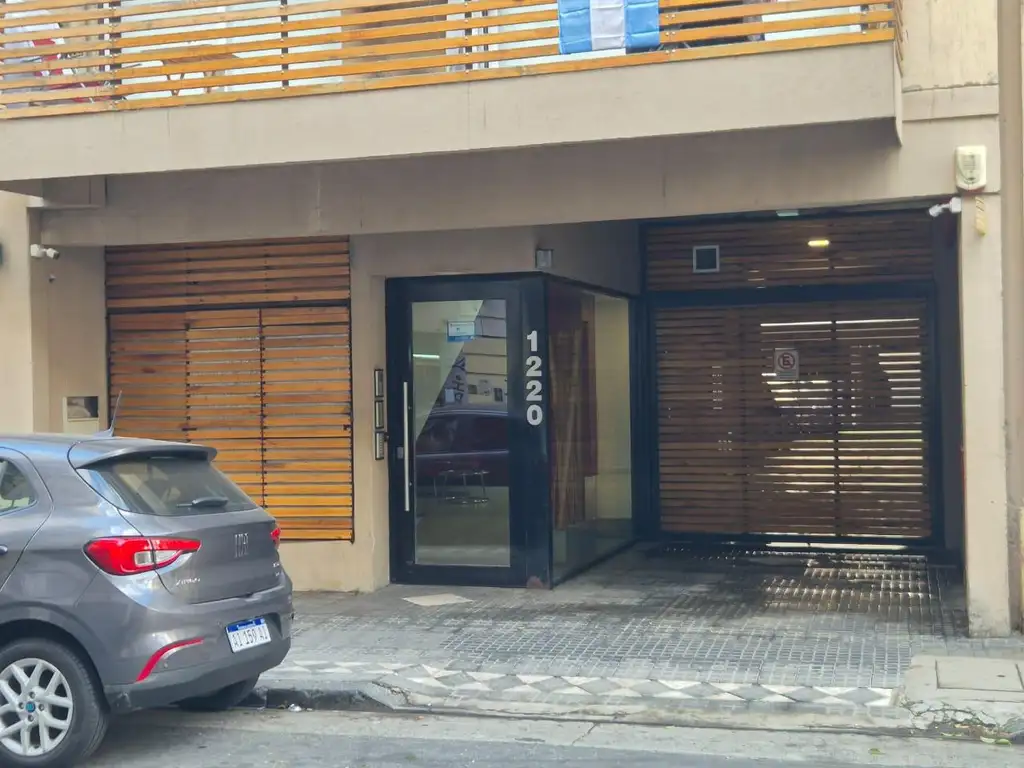 2 ambientes con balcón