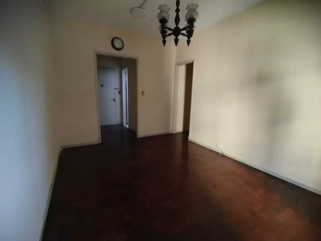 3 ambientes con terraza y parquet