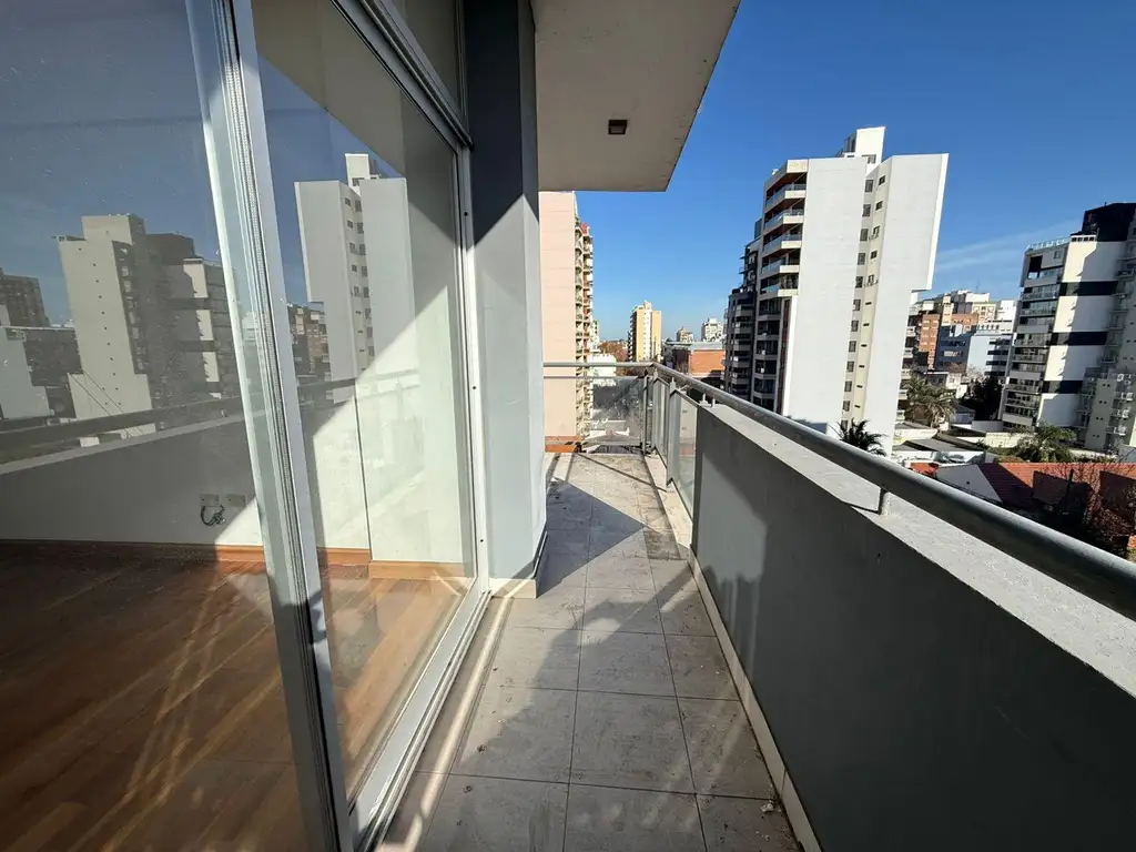 Departamento 1 dormitorio con balcón