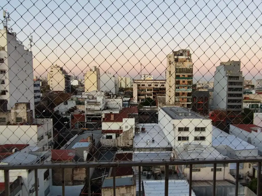3 ambientes con balcón y dependencia