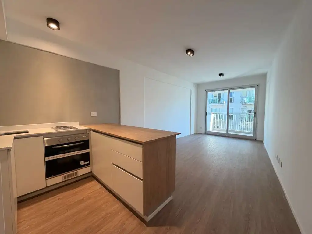 1-bedroom studio with balcony
