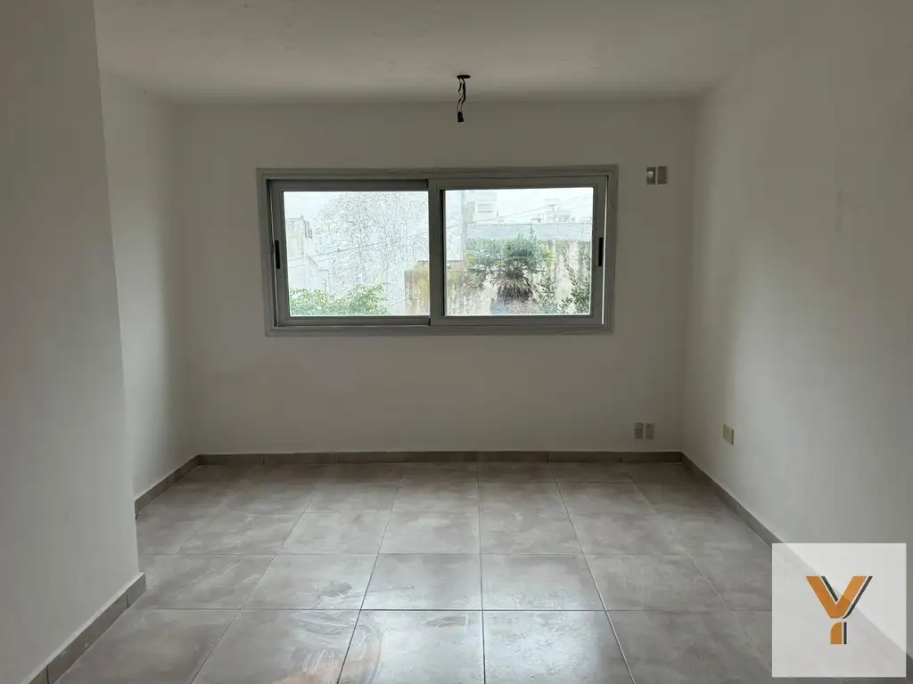 Ground-floor studio north-facing
