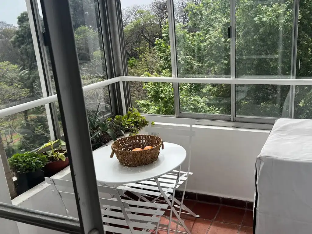 Departamento con balcón al Botánico