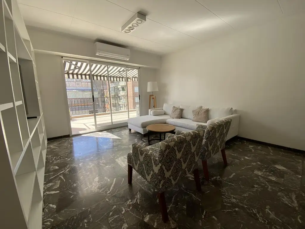 Apartamento 7º andar com varanda