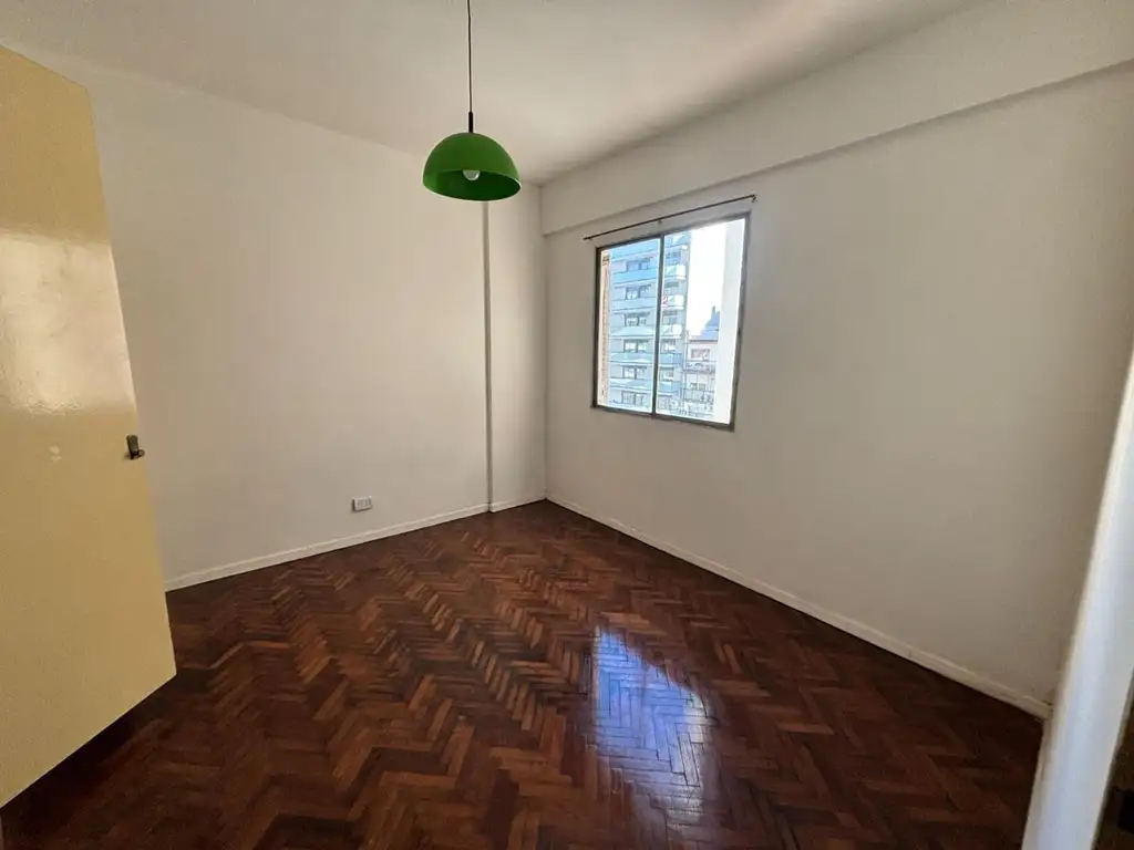 Piso 7 con balcón