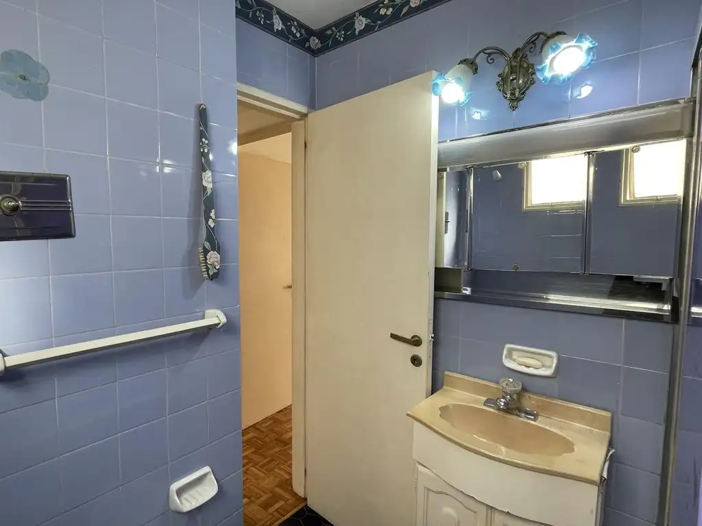 3-room apt with rear balcony