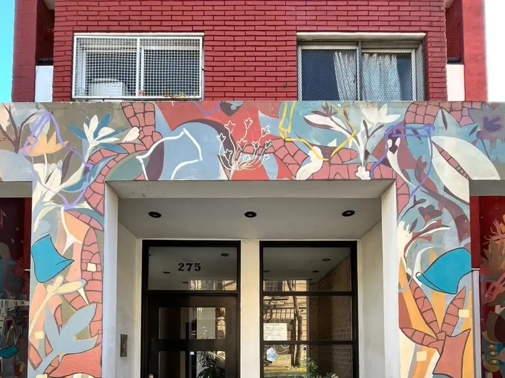 6x2.80 living, balcony and parking