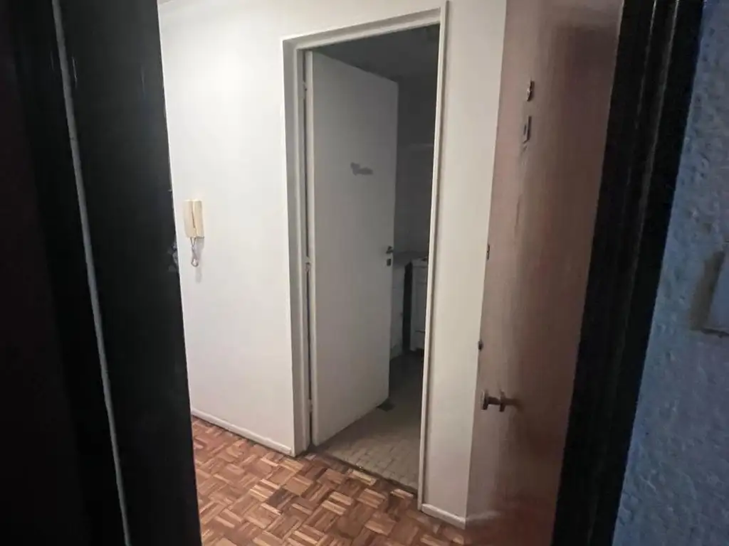 Monoambiente con balcón
