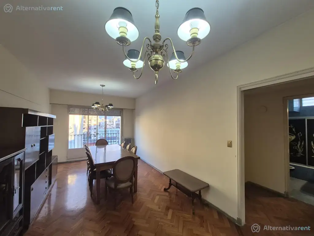 8° piso con balcón corrido