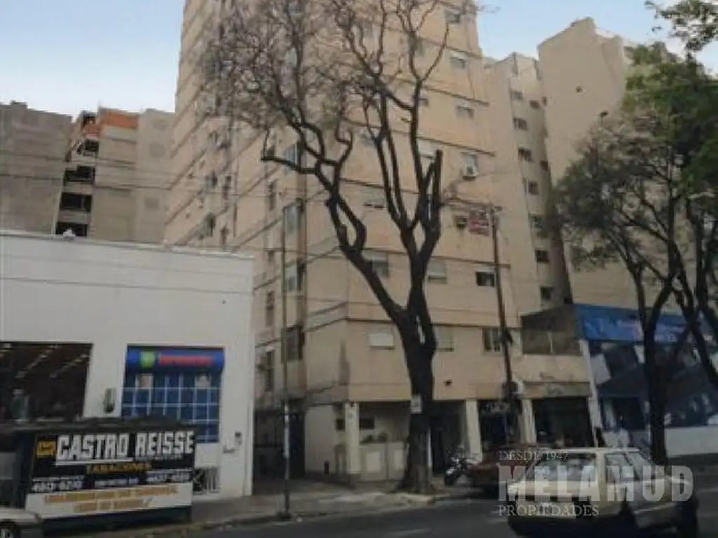 Departamento en Flores con lavadero