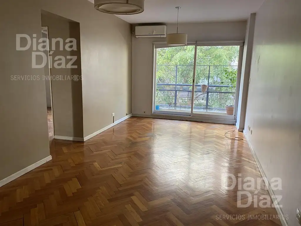 3-room unit with balcony and parking