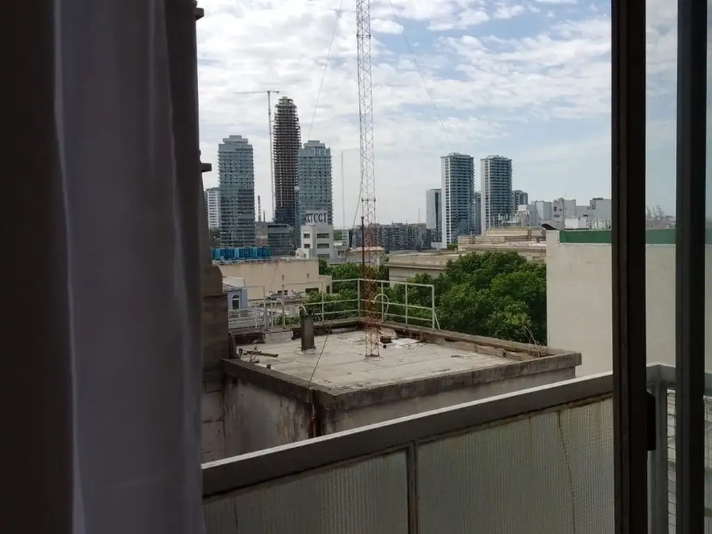 Estúdio alto com varanda