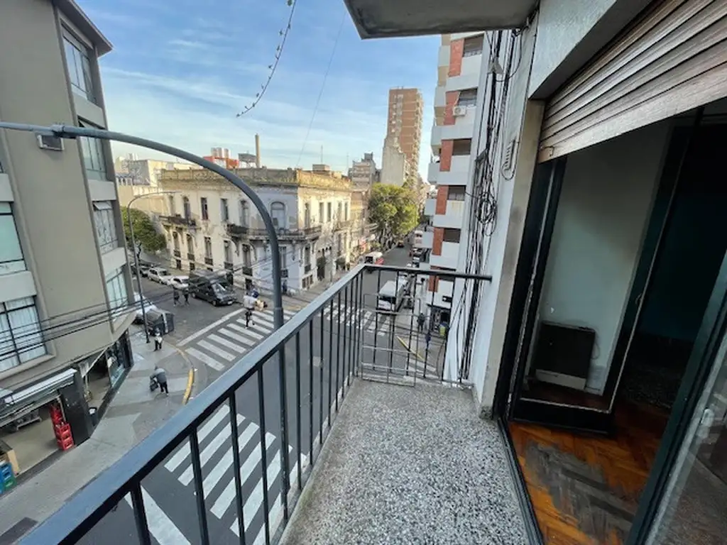 Departamento 2 ambientes con balcón