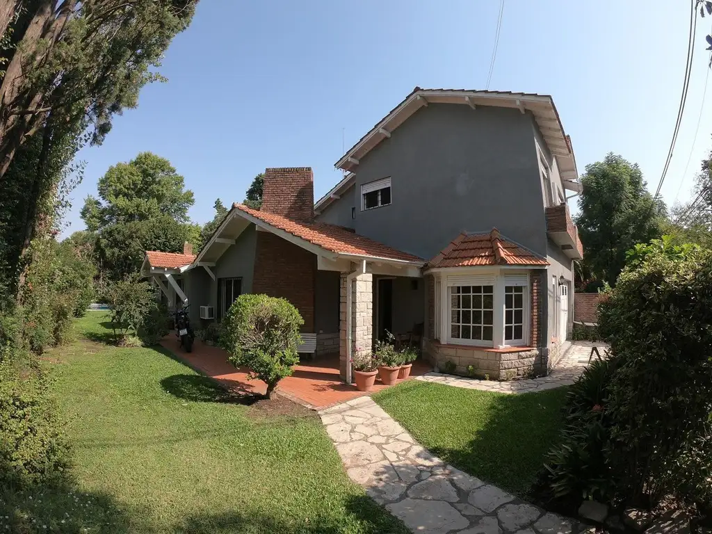 Casa en Alquiler en Acassuso Libertador / Solis, Acassuso
