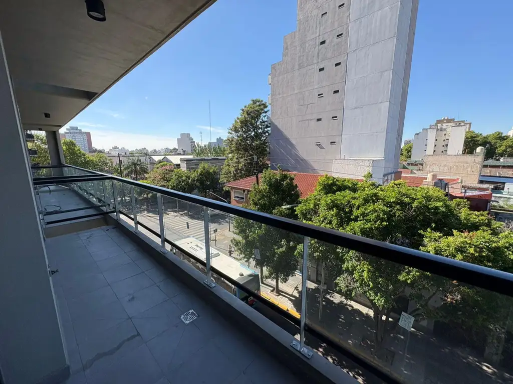 49 m², balcón al frente