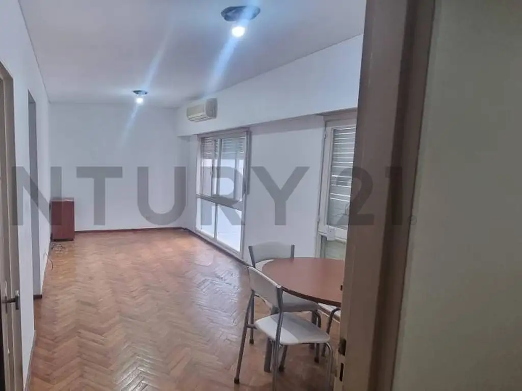 7° piso, Av. Corrientes 2 ambientes