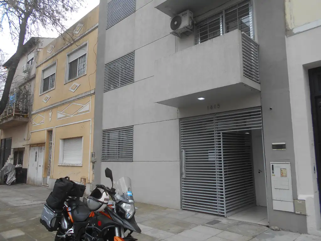 Ground-floor studio with patio