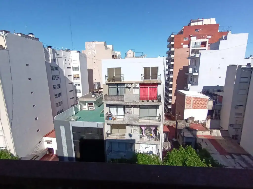 Monoambiente apto profesional, piso alto