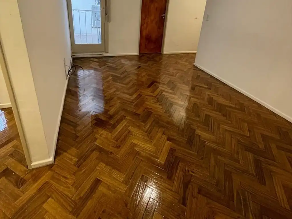2 ambientes con balcón francés