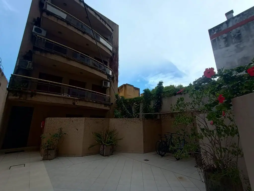 Departamento con balcón y 2 dormitorios