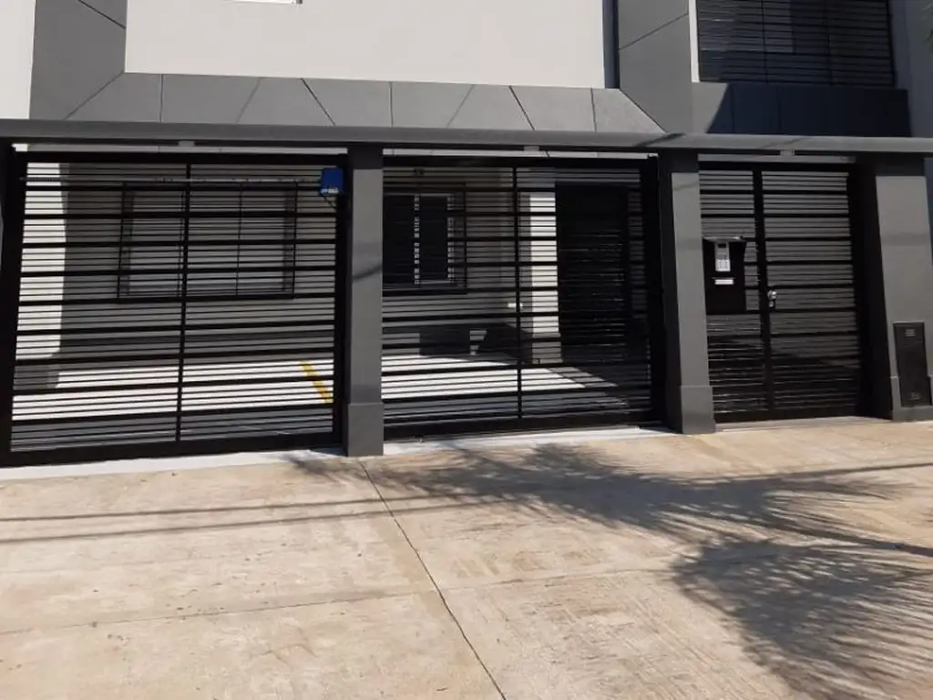 1 ambiente con balcón