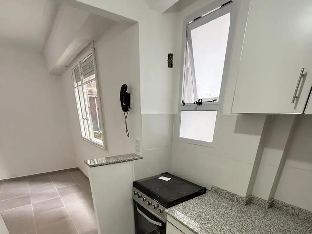 3 ambientes con cocina semi integrada