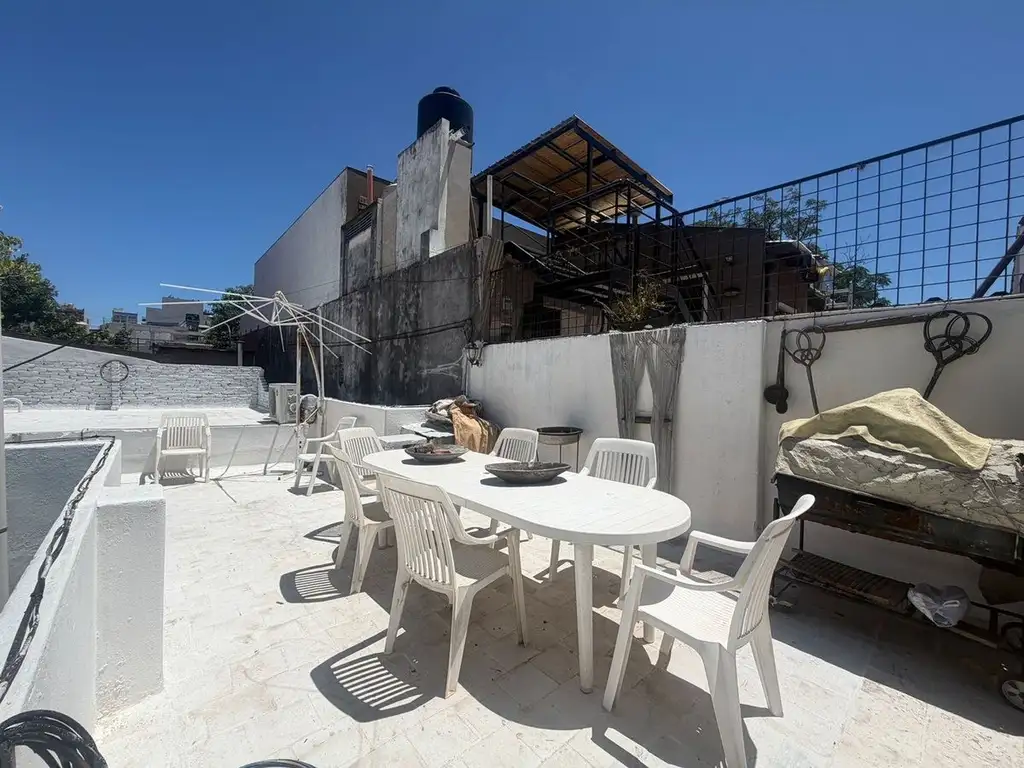 PH 2 ambientes con patio y terraza