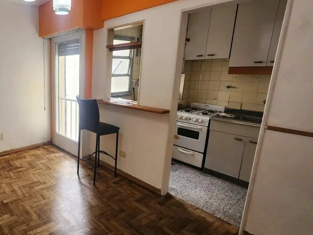 2-room unit with breakfast bar