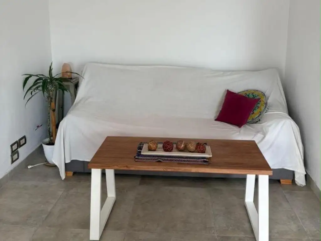 Departamento amoblado con balcón