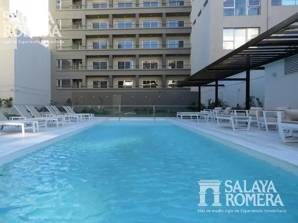 Monoambiente con balcón y amenities