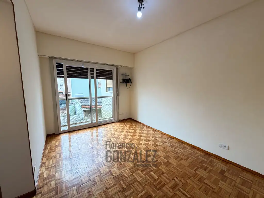 2 ambientes en Liniers con balcón francés