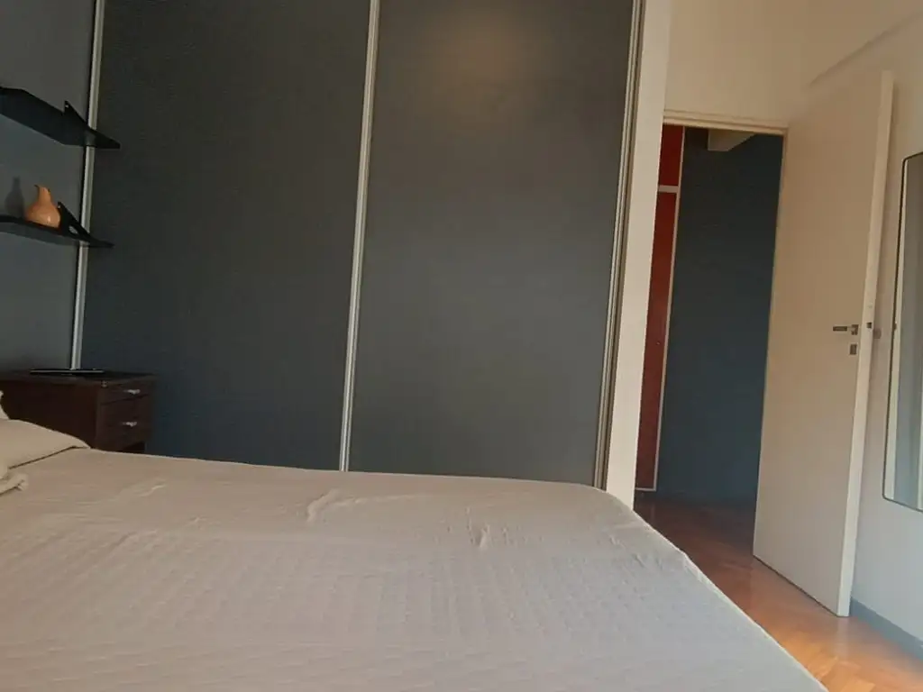 Departamento amoblado con balcón