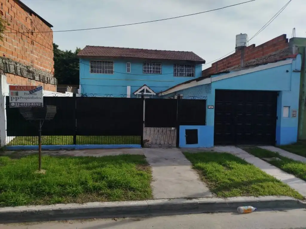 Casa 4 dormitorios con parrilla