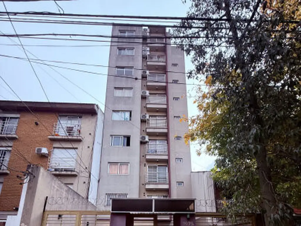 35 m² rear-facing 1BR