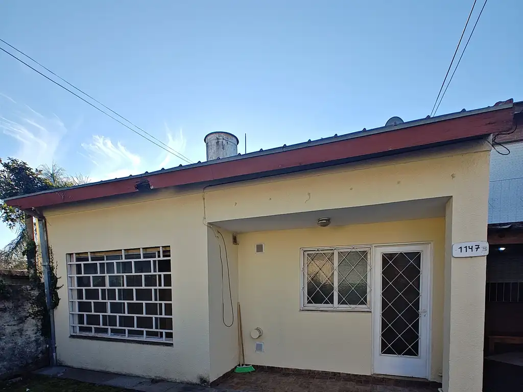 2 quartos, pátio com lavanderia