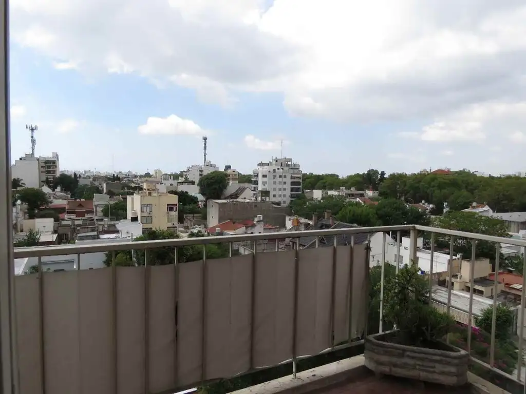 Monoambiente con balcón y vista