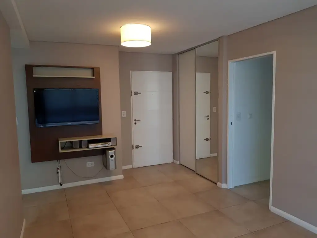 2 ambientes con balcón y piscina