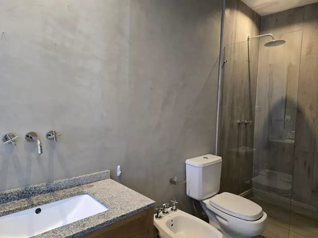 Casa com piscina e lagoa