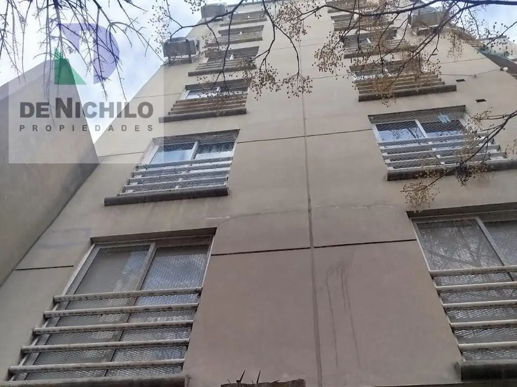 Monoambiente con balcón