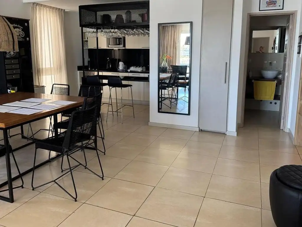 2 ambientes con balcón y cochera