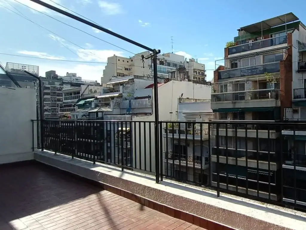 Apartamento no 7º andar com varanda