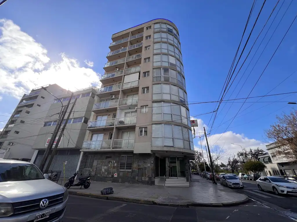 2 ambientes con balcón
