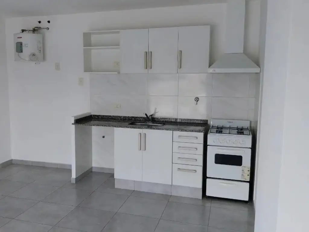 Imóvel: 1 quarto, Morón