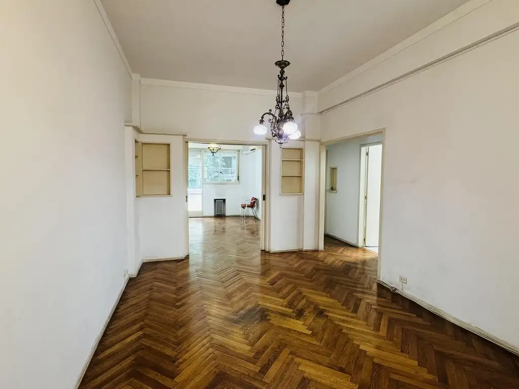 3 ambientes con balcón y patio