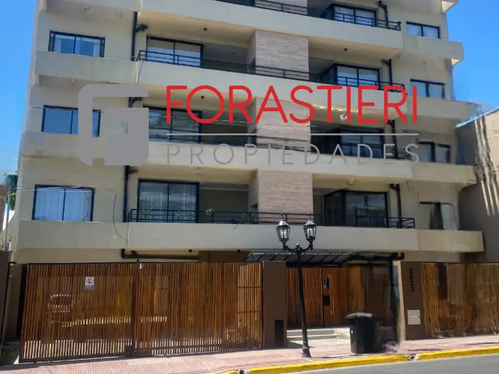 1 ambiente con balcón y cochera