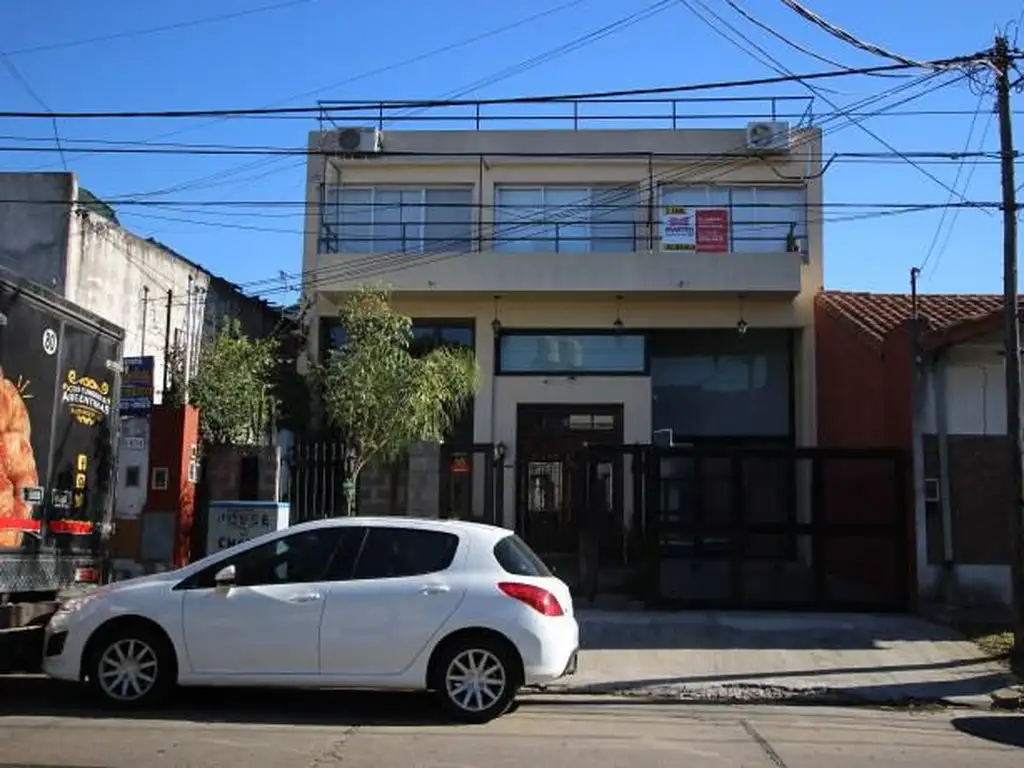 2 ambientes con patio y parrilla