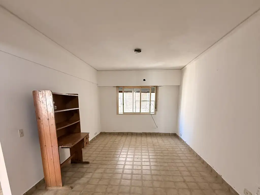 2 dormitorios, cocina separada