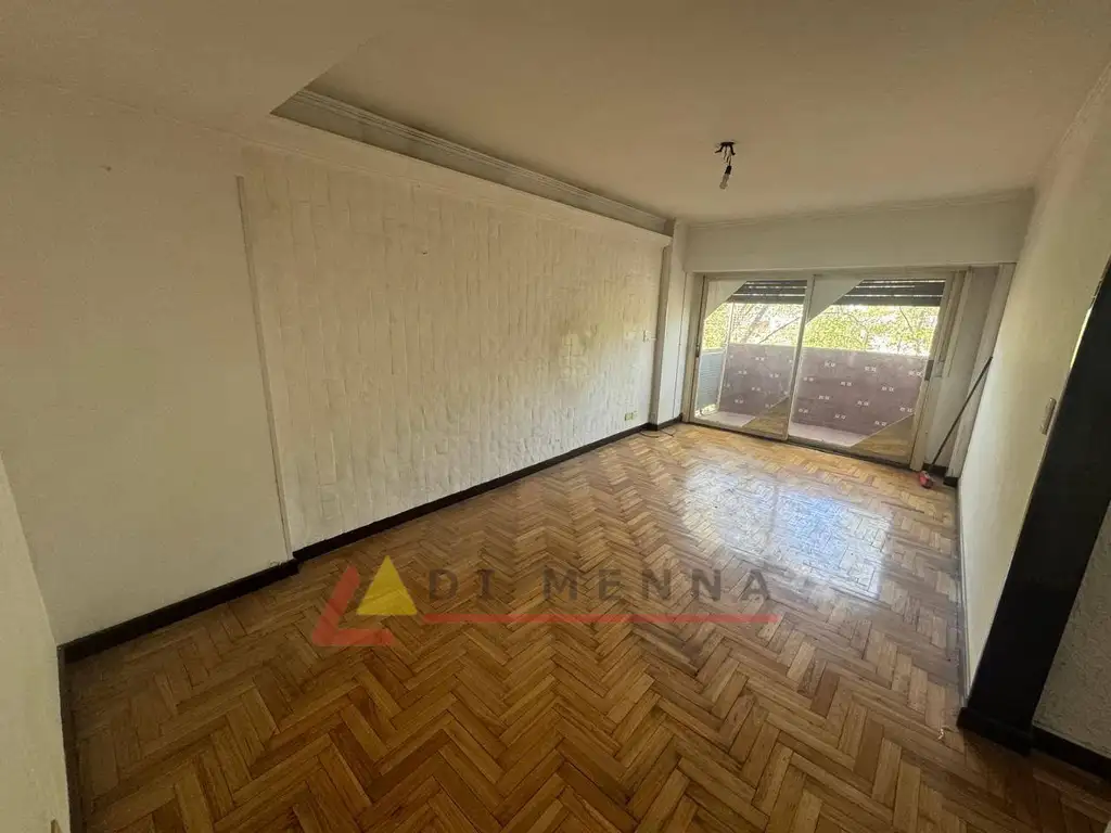 Piso 2 con balcón y parquet