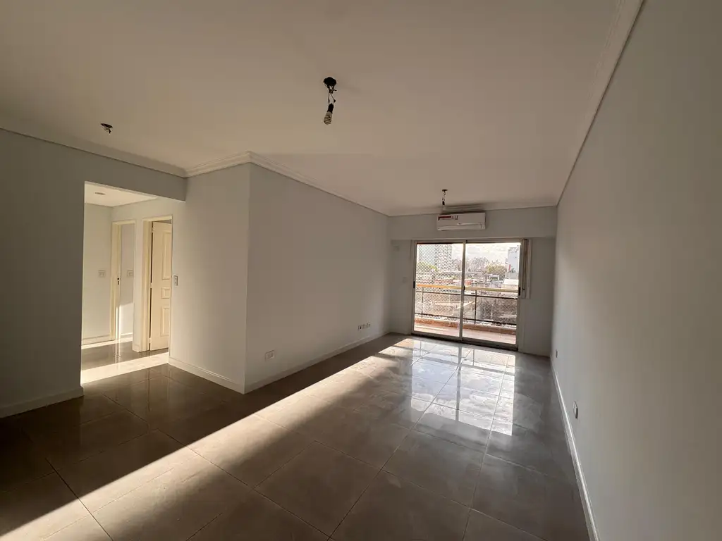 83 m² con balcón de 10 m²