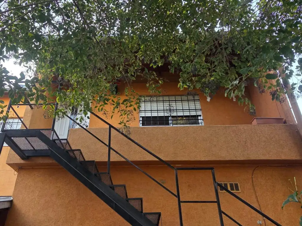 Upstairs PH with front balcony